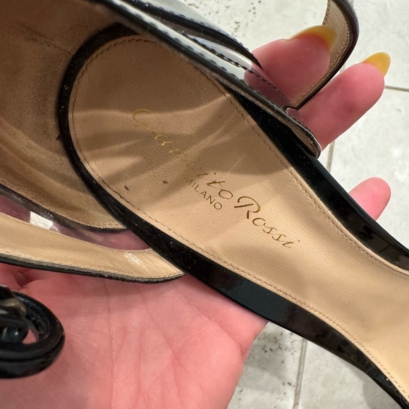 J4. Gianvito Rossi Black Patent Leather Ankle Strap Sandals - Picture 3 of 8